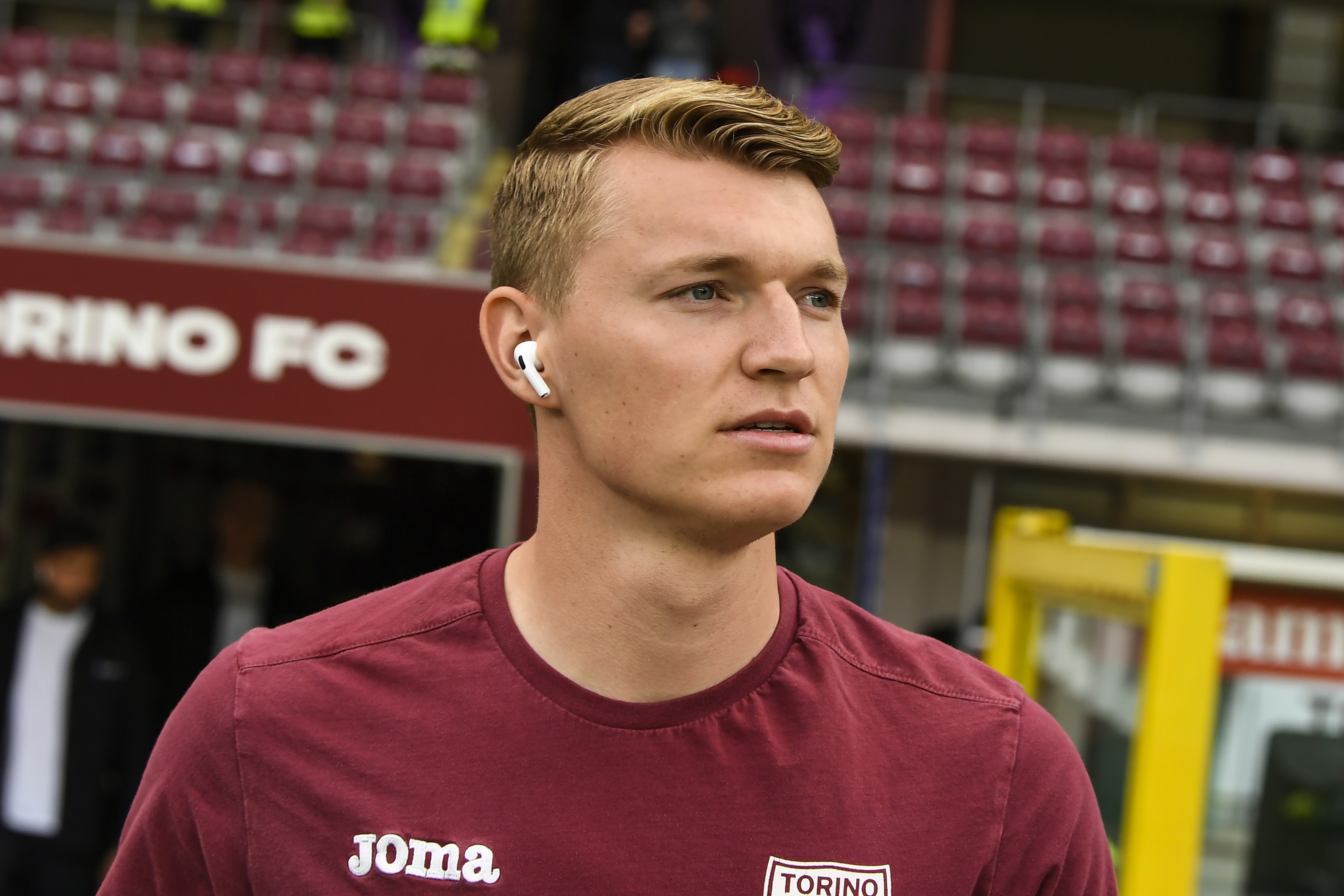 多多28官方网站-罗马诺：和都灵解约后，26岁中卫舒尔斯今夏将寻找新东家