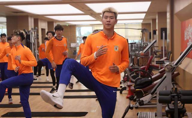 NG28-依木兰+陈泽仕双线报名，彭啸只踢中超 泰山又1老将离队 转投中冠